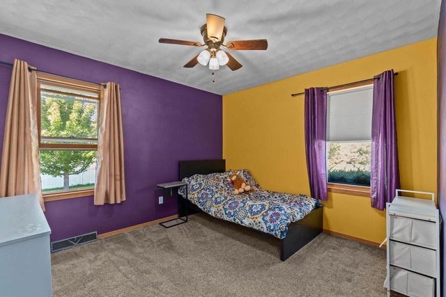 1218 CHELSEA COURT, Menasha, WI 54952
