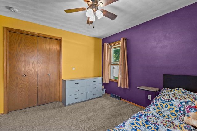 1218 CHELSEA COURT, Menasha, WI 54952