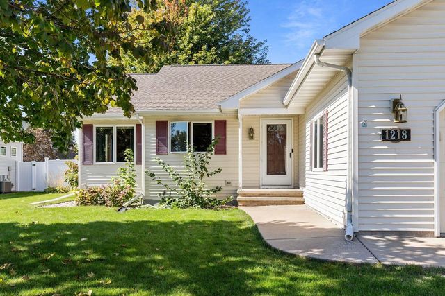 1218 CHELSEA COURT, Menasha, WI 54952