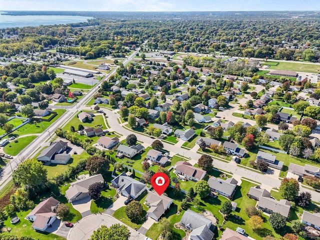 1218 CHELSEA COURT, Menasha, WI 54952
