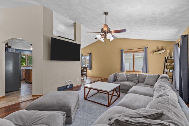 1218 CHELSEA COURT, Menasha, WI 54952