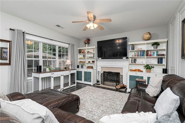 18 Creek Branch Court, Acworth, GA 30101