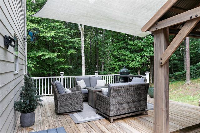 18 Creek Branch Court, Acworth, GA 30101