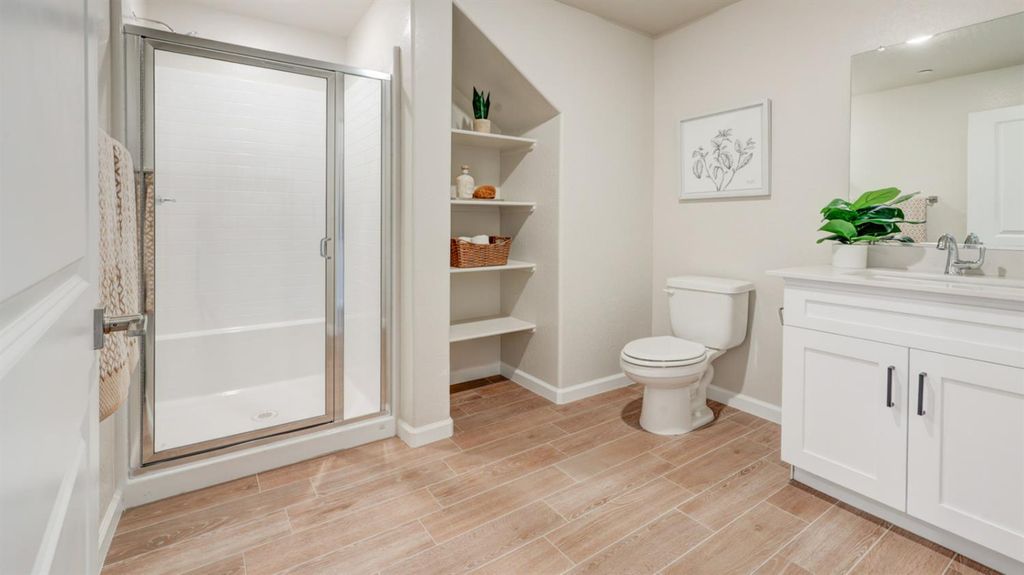 Image 13 of property listing at 7114 W Ashcroft Avenue, Fresno, CA 93723