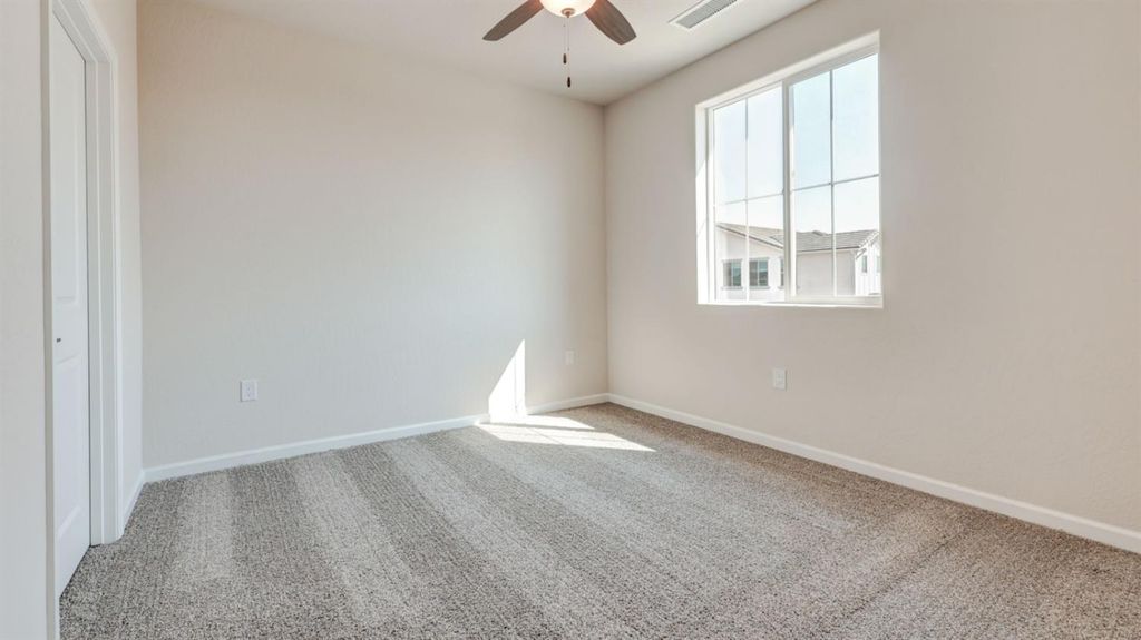 Image 15 of property listing at 7114 W Ashcroft Avenue, Fresno, CA 93723