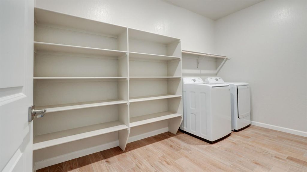 Image 17 of property listing at 7114 W Ashcroft Avenue, Fresno, CA 93723