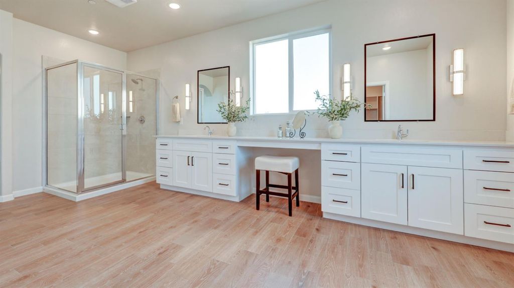 Image 23 of property listing at 7114 W Ashcroft Avenue, Fresno, CA 93723