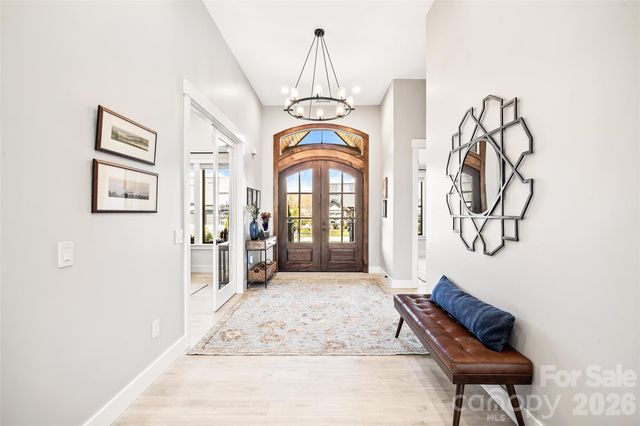 480 Daniel Circle Drive, Mills River, NC 28759