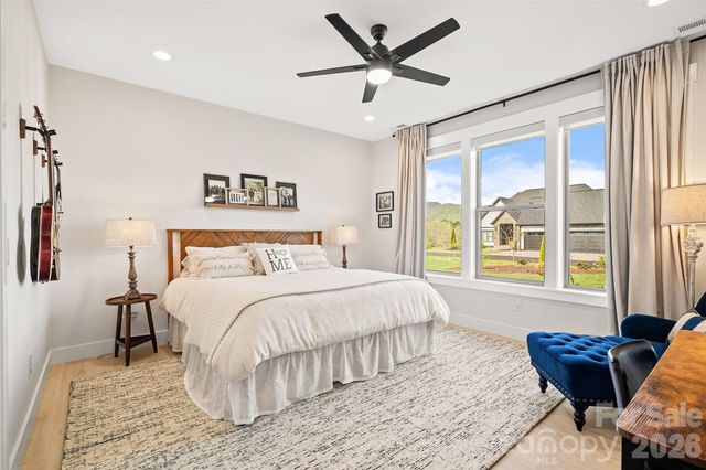480 Daniel Circle Drive, Mills River, NC 28759
