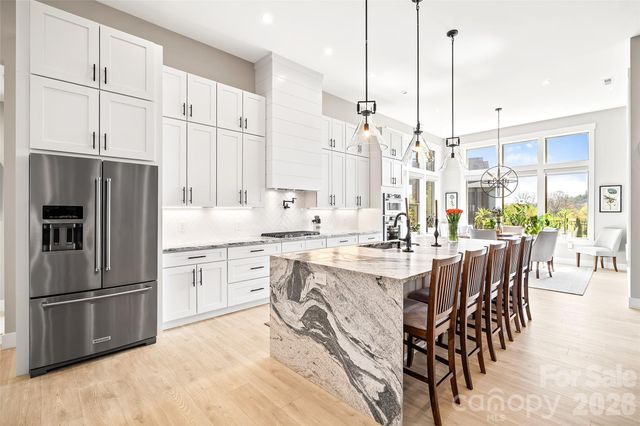 480 Daniel Circle Drive, Mills River, NC 28759