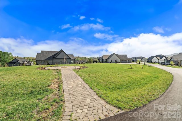 480 Daniel Circle Drive, Mills River, NC 28759
