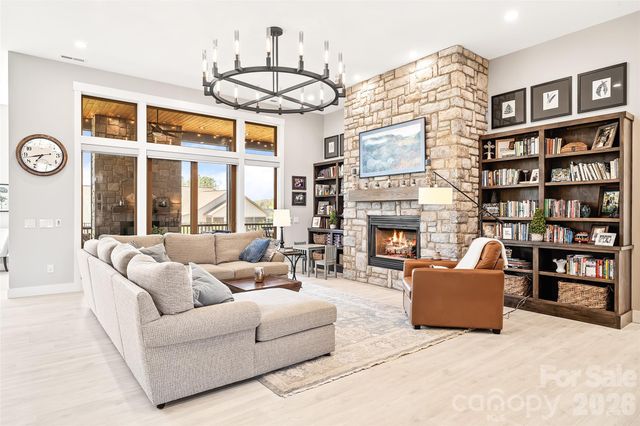 480 Daniel Circle Drive, Mills River, NC 28759
