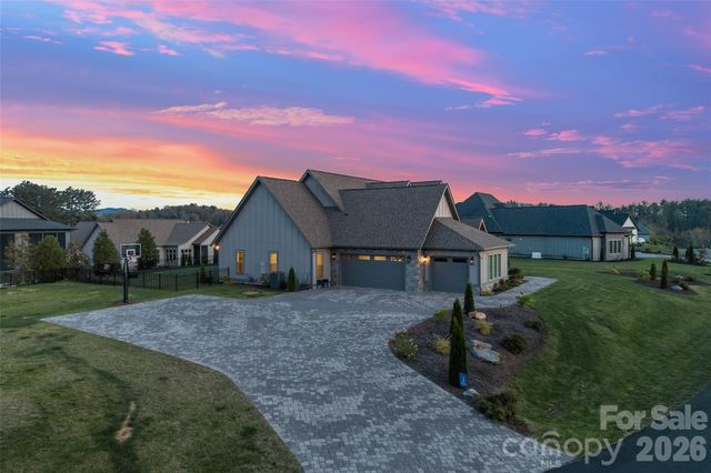 480 Daniel Circle Drive, Mills River, NC 28759