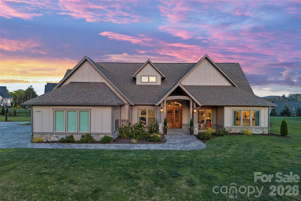 480 Daniel Circle Drive, Mills River, NC 28759