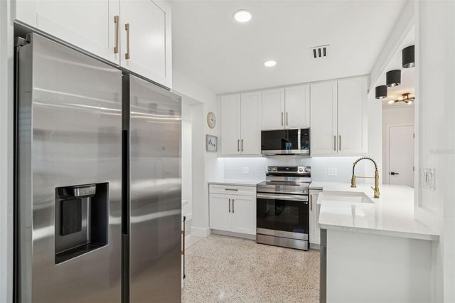 2488 DEL RIO WAY, Dunedin, FL 34698