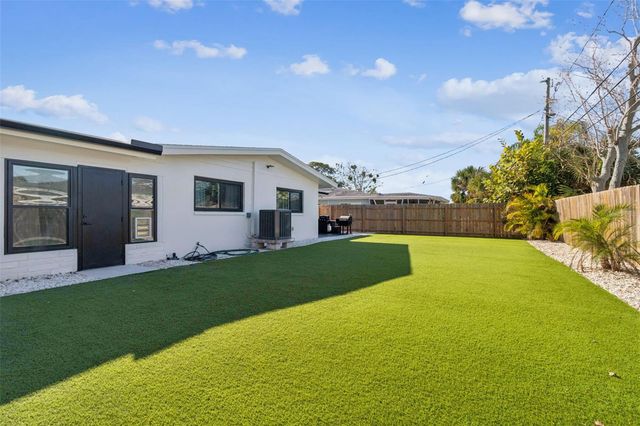 2488 DEL RIO WAY, Dunedin, FL 34698