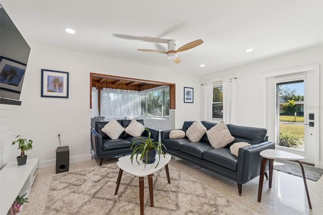 2488 DEL RIO WAY, Dunedin, FL 34698