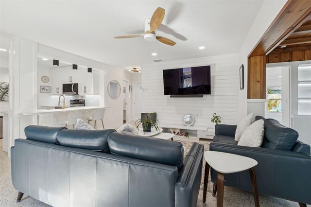 2488 DEL RIO WAY, Dunedin, FL 34698