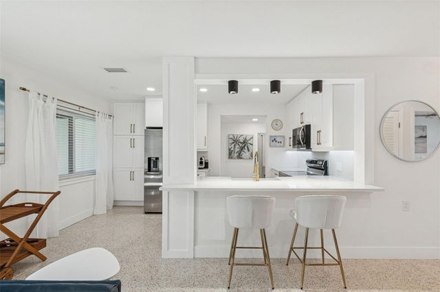 2488 DEL RIO WAY, Dunedin, FL 34698