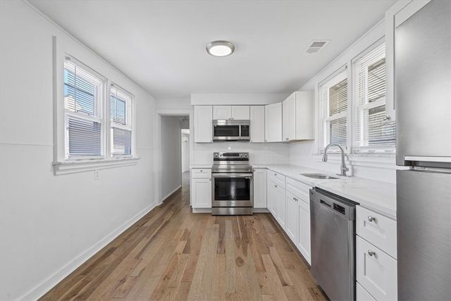339 Taylor St, Bloomfield, PA 15224