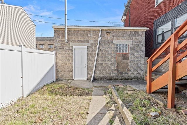 339 Taylor St, Bloomfield, PA 15224