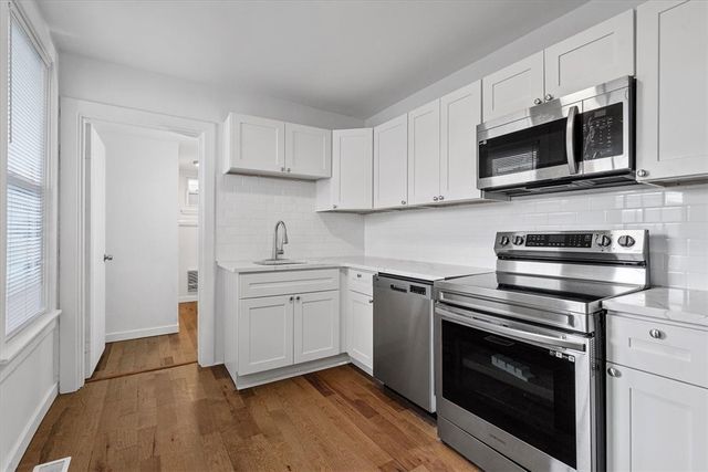 339 Taylor St, Bloomfield, PA 15224