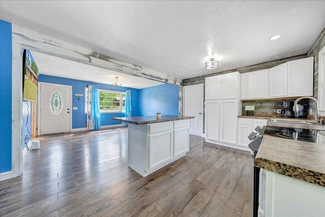 795 Longview DR, Bassett, VA 24055