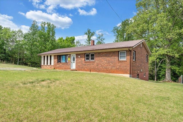 795 Longview DR, Bassett, VA 24055