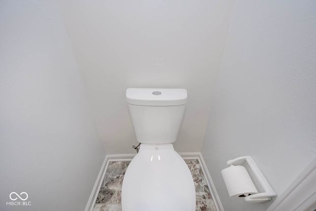 575 Lockerbie Circle S, Indianapolis, IN 46202