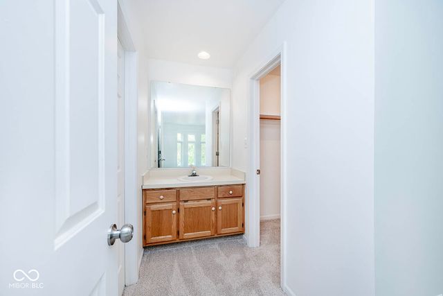 575 Lockerbie Circle S, Indianapolis, IN 46202