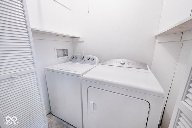 575 Lockerbie Circle S, Indianapolis, IN 46202