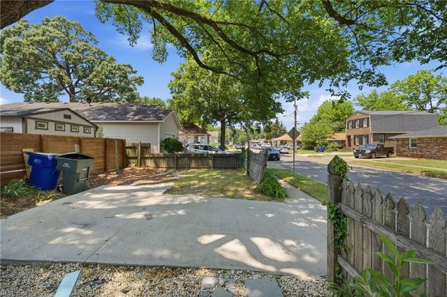 9415 Atlans ST, Norfolk, VA 23503