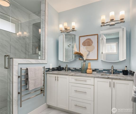 8004 Burke Avenue N, Seattle, WA 98103