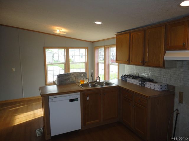 3913 Benjamin Way, Raisinville Township, MI 48161