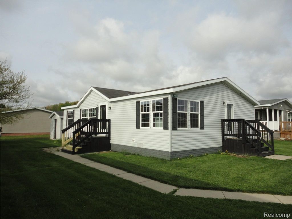 3913 Benjamin Way, Raisinville Township, MI 48161