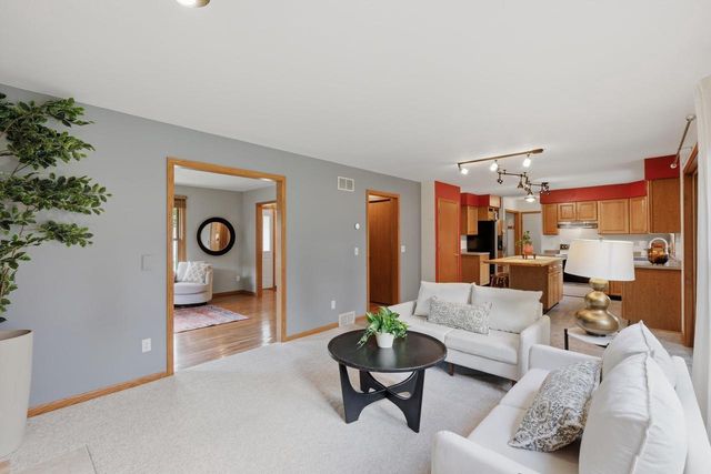 909 Bristol Court, Stoughton, WI 53589