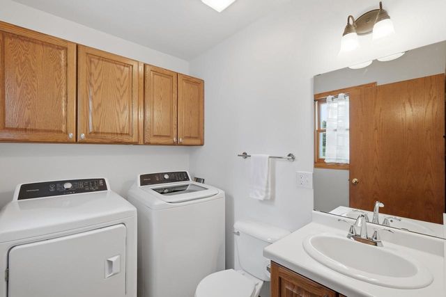 909 Bristol Court, Stoughton, WI 53589