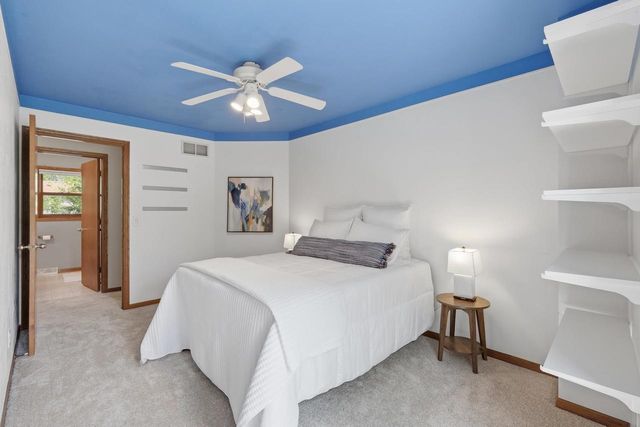 909 Bristol Court, Stoughton, WI 53589