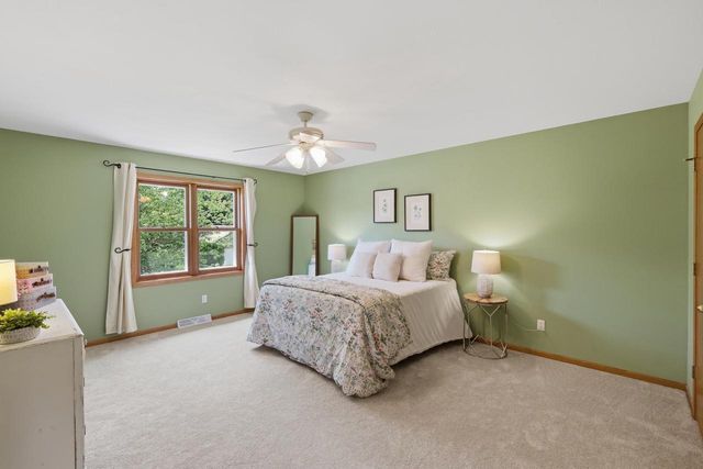 909 Bristol Court, Stoughton, WI 53589