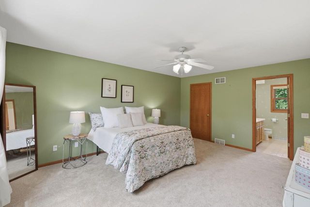 909 Bristol Court, Stoughton, WI 53589