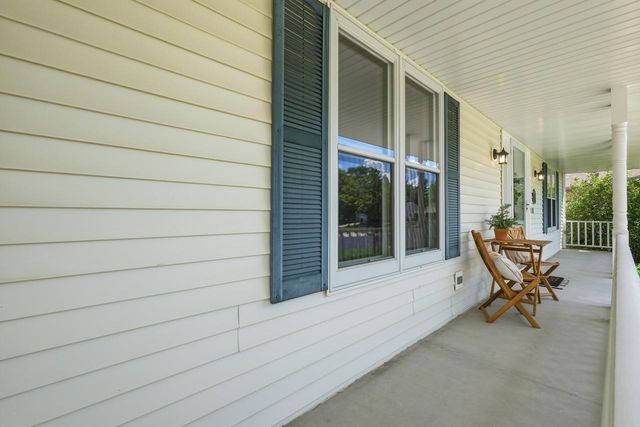 909 Bristol Court, Stoughton, WI 53589