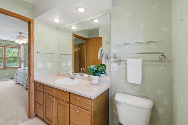 909 Bristol Court, Stoughton, WI 53589