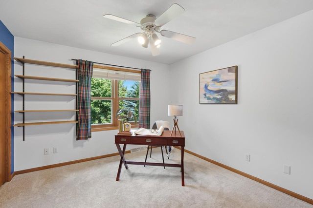 909 Bristol Court, Stoughton, WI 53589