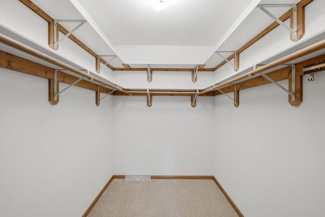 909 Bristol Court, Stoughton, WI 53589