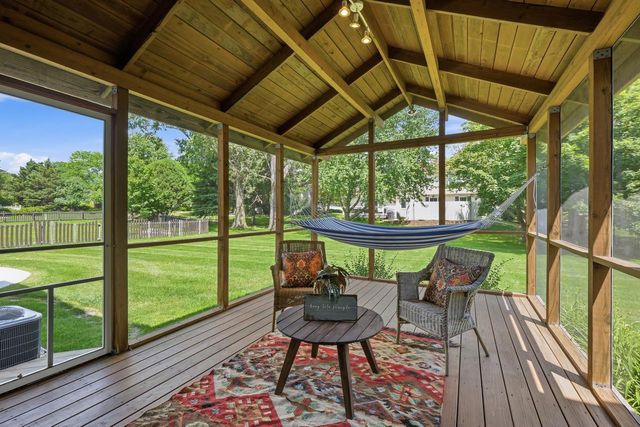 909 Bristol Court, Stoughton, WI 53589
