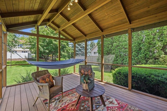 909 Bristol Court, Stoughton, WI 53589