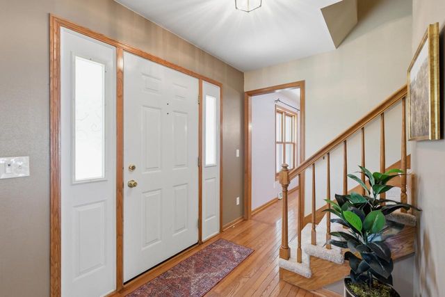 909 Bristol Court, Stoughton, WI 53589
