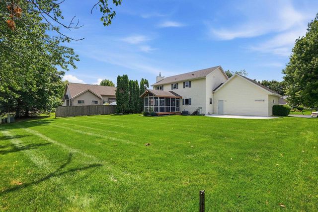 909 Bristol Court, Stoughton, WI 53589