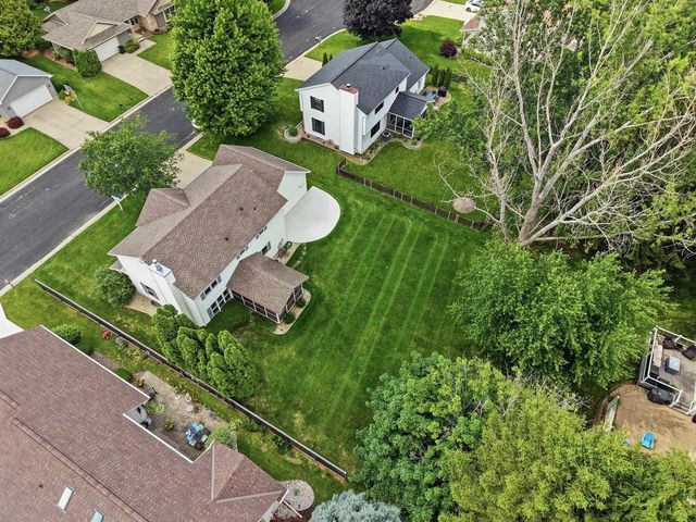 909 Bristol Court, Stoughton, WI 53589