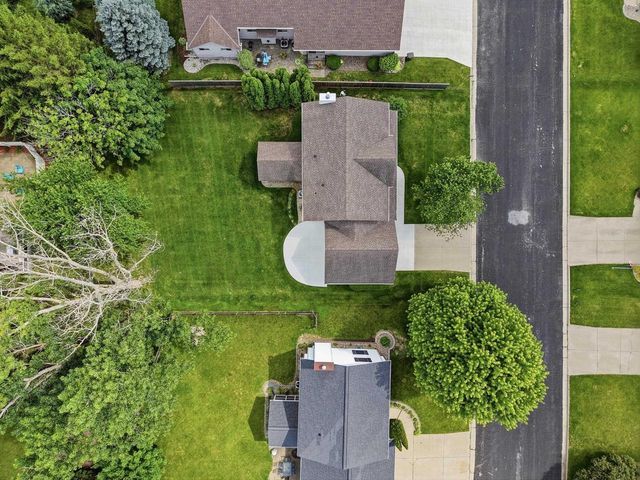 909 Bristol Court, Stoughton, WI 53589